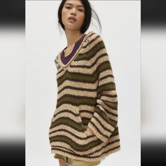 BDG soft cozy striped Pullover V-Neck Sweater size s - Picture 4 of 5